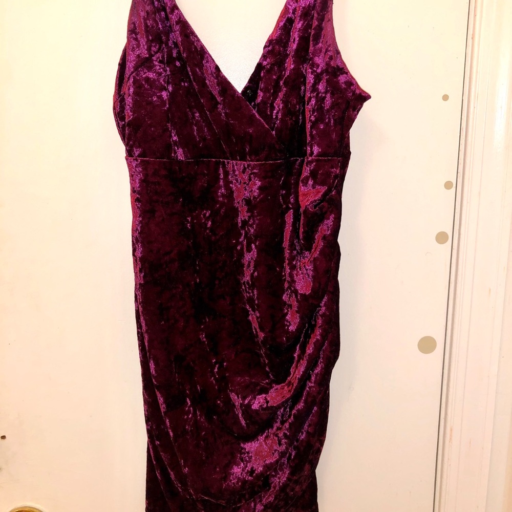 Forever 21 Crushed Velvet Formal Dress